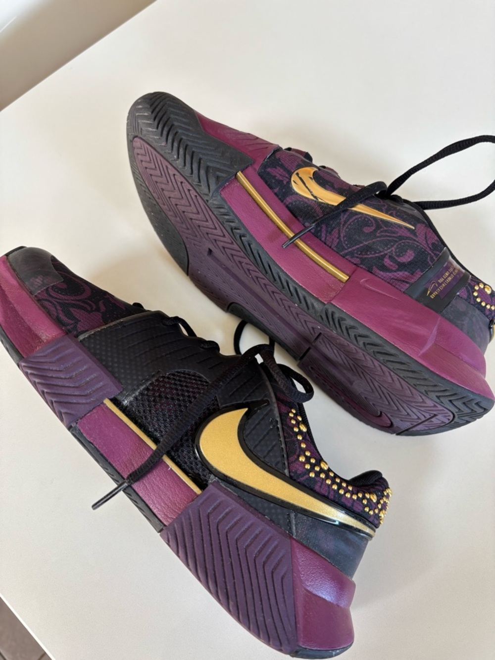 Nike Osaka Zoom Challenge Bordeaux and metallic gold tennis shoe! Like New! - Picture 4 of 7